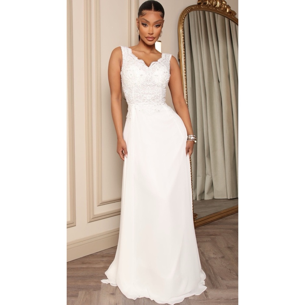Elegant White Lace Evening Gown